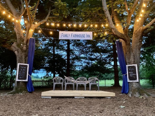 Family Farmhouse Inn image 10