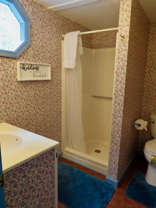 Family Farmhouse Inn image 16