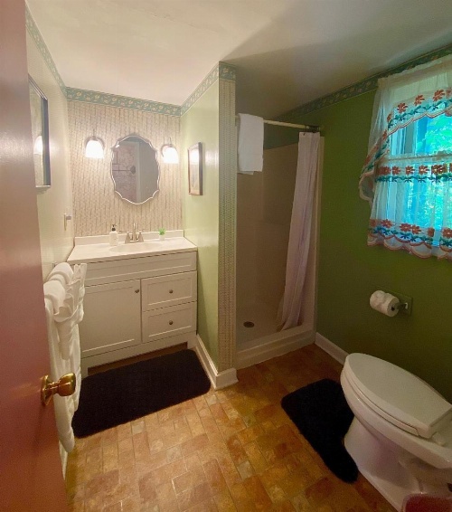 Family Farmhouse Inn image 22