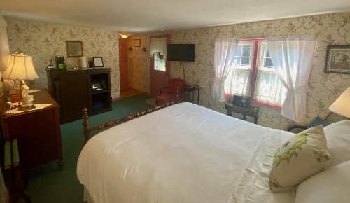 Family Farmhouse Inn image 23