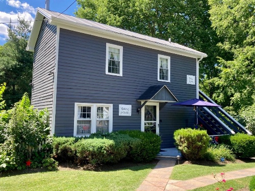 Family Farmhouse Inn image 25