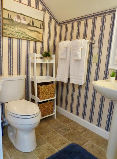 Family Farmhouse Inn image 29