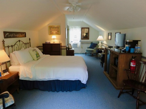 Family Farmhouse Inn image 32