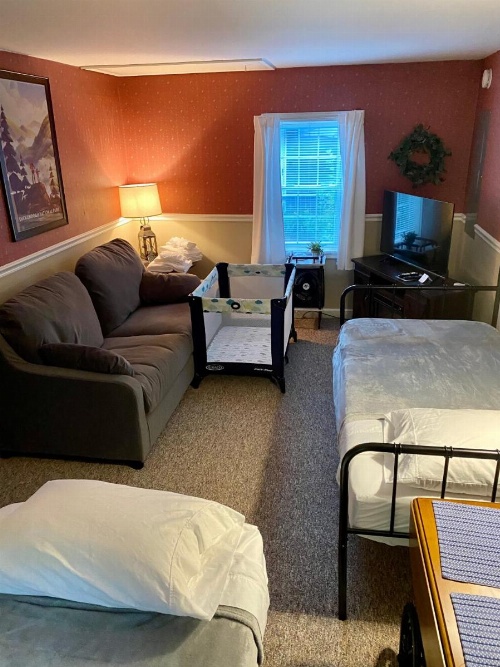 Family Farmhouse Inn image 37