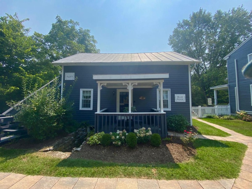 Family Farmhouse Inn