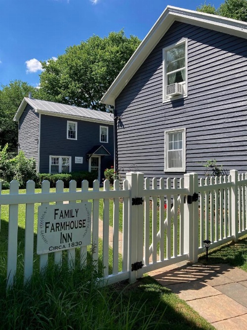 Family Farmhouse Inn image 49